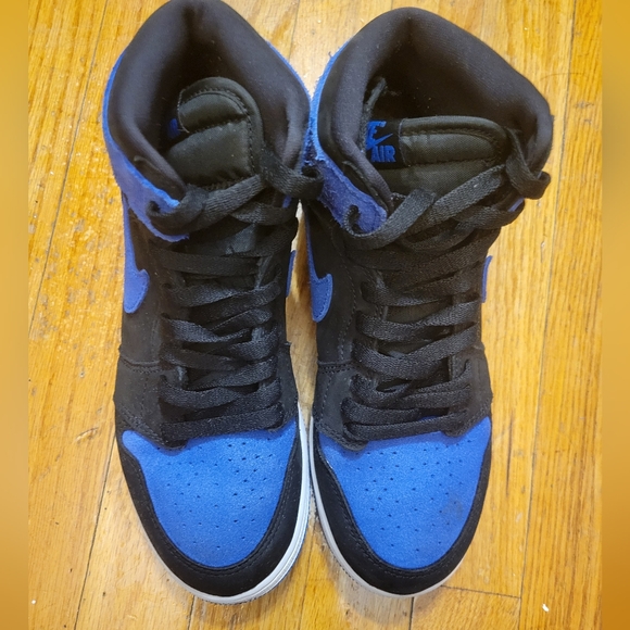 Jordan Big Kid's Air 1 Retro High OG Black/Royal Blue-White Size 6.5Y FD1437-042 - Picture 2 of 16